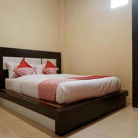 Oyo 1394 Rumaisa Homestay Syariah Pekanbaru Ngoại thất bức ảnh