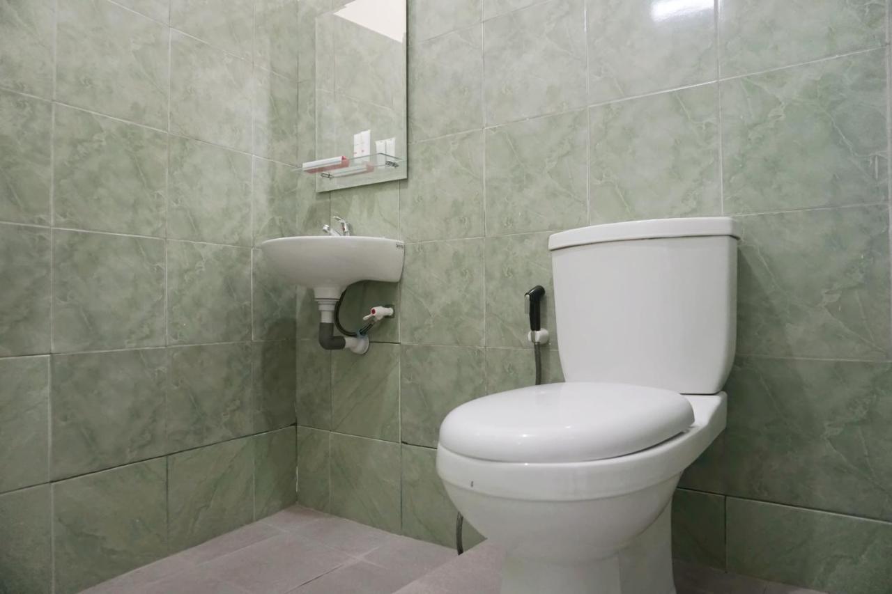 Oyo 1394 Rumaisa Homestay Syariah Pekanbaru Ngoại thất bức ảnh