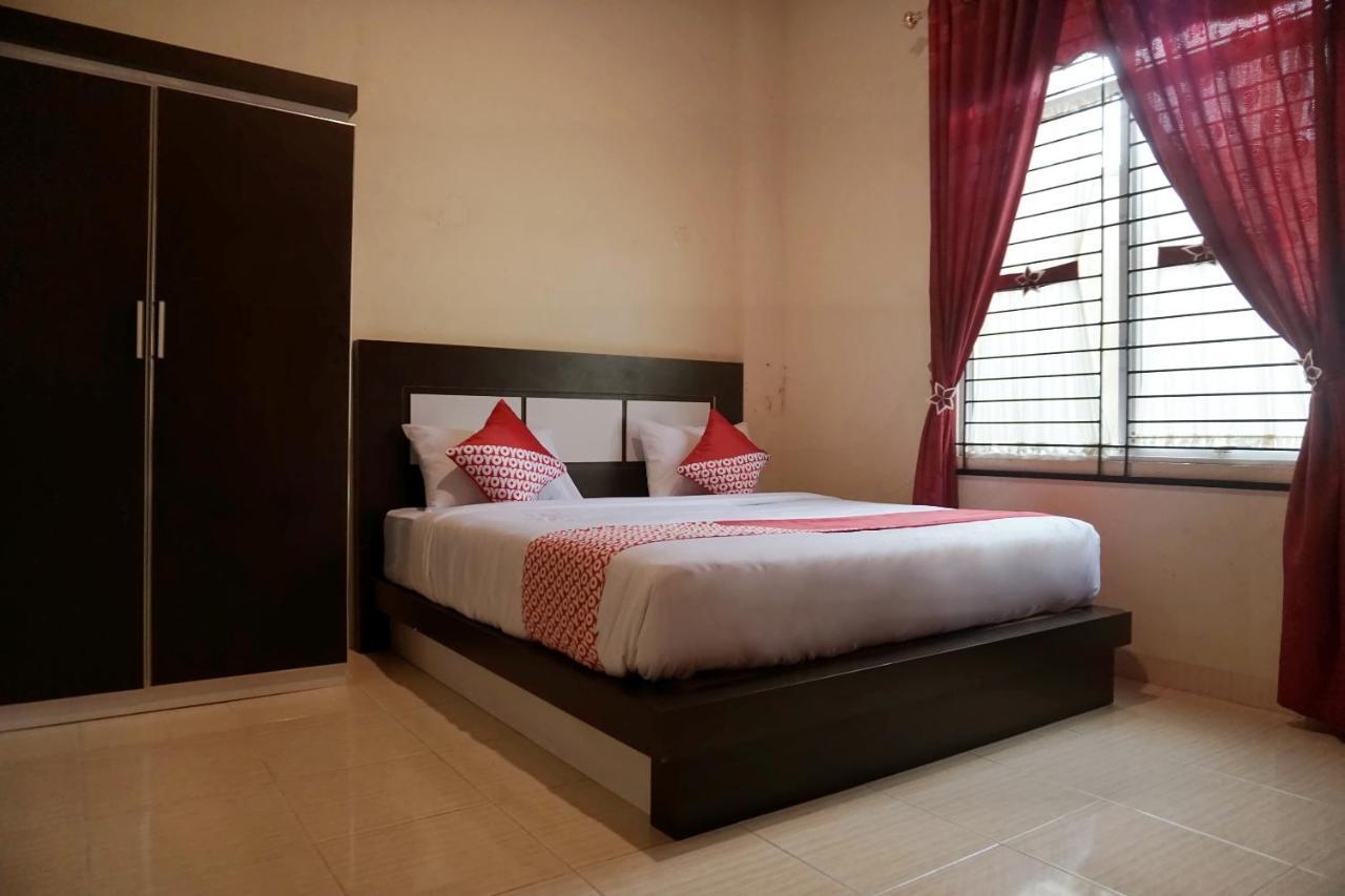 Oyo 1394 Rumaisa Homestay Syariah Pekanbaru Ngoại thất bức ảnh