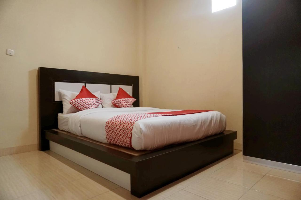 Oyo 1394 Rumaisa Homestay Syariah Pekanbaru Ngoại thất bức ảnh