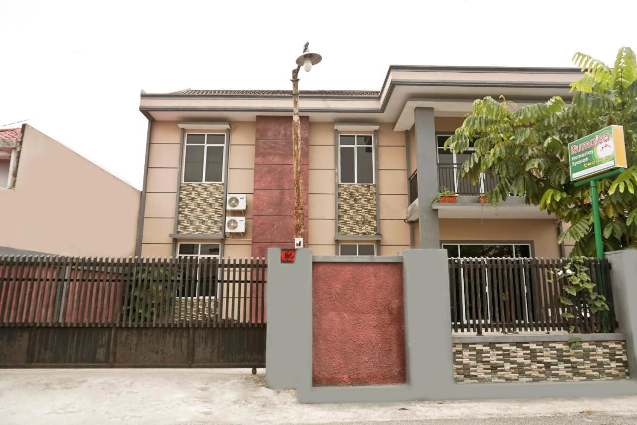 Oyo 1394 Rumaisa Homestay Syariah Pekanbaru Ngoại thất bức ảnh