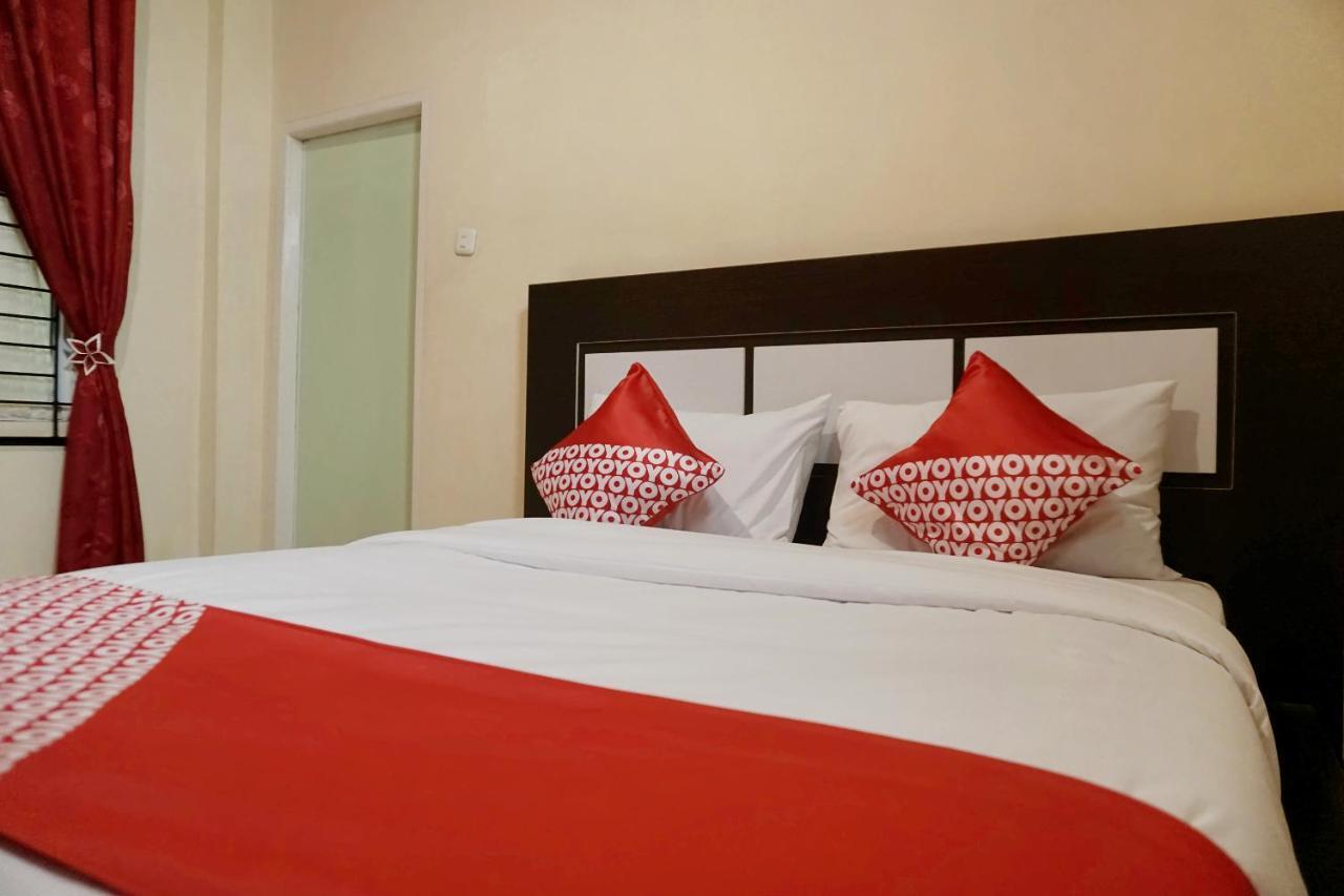 Oyo 1394 Rumaisa Homestay Syariah Pekanbaru Ngoại thất bức ảnh