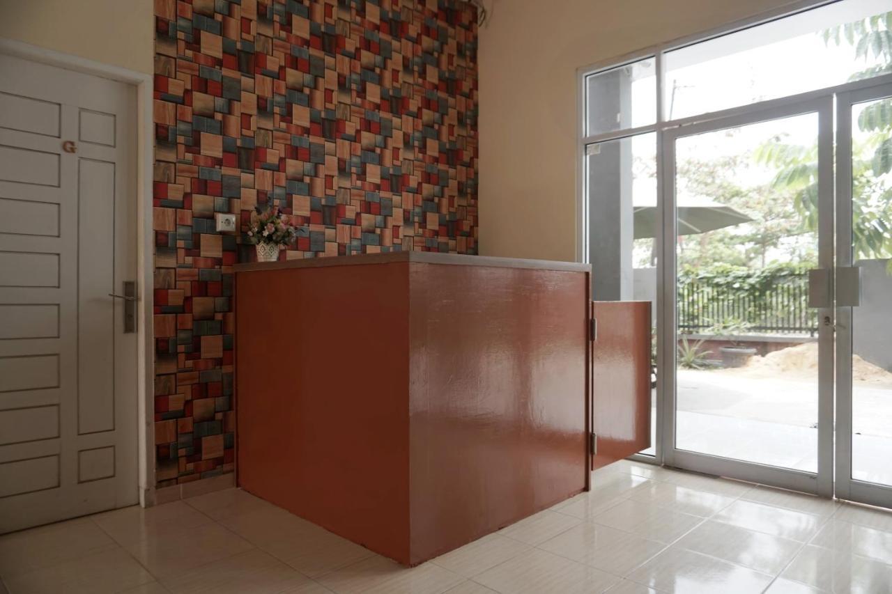 Oyo 1394 Rumaisa Homestay Syariah Pekanbaru Ngoại thất bức ảnh