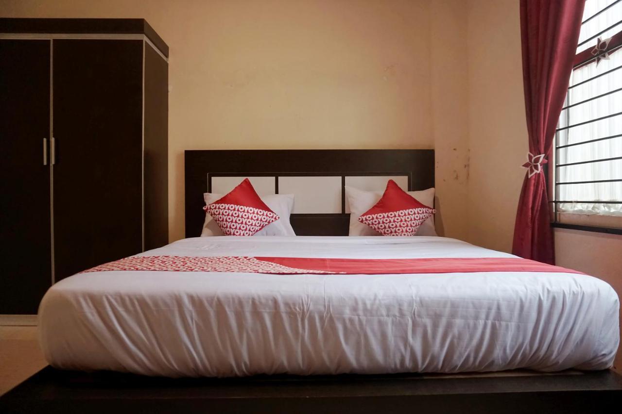 Oyo 1394 Rumaisa Homestay Syariah Pekanbaru Ngoại thất bức ảnh