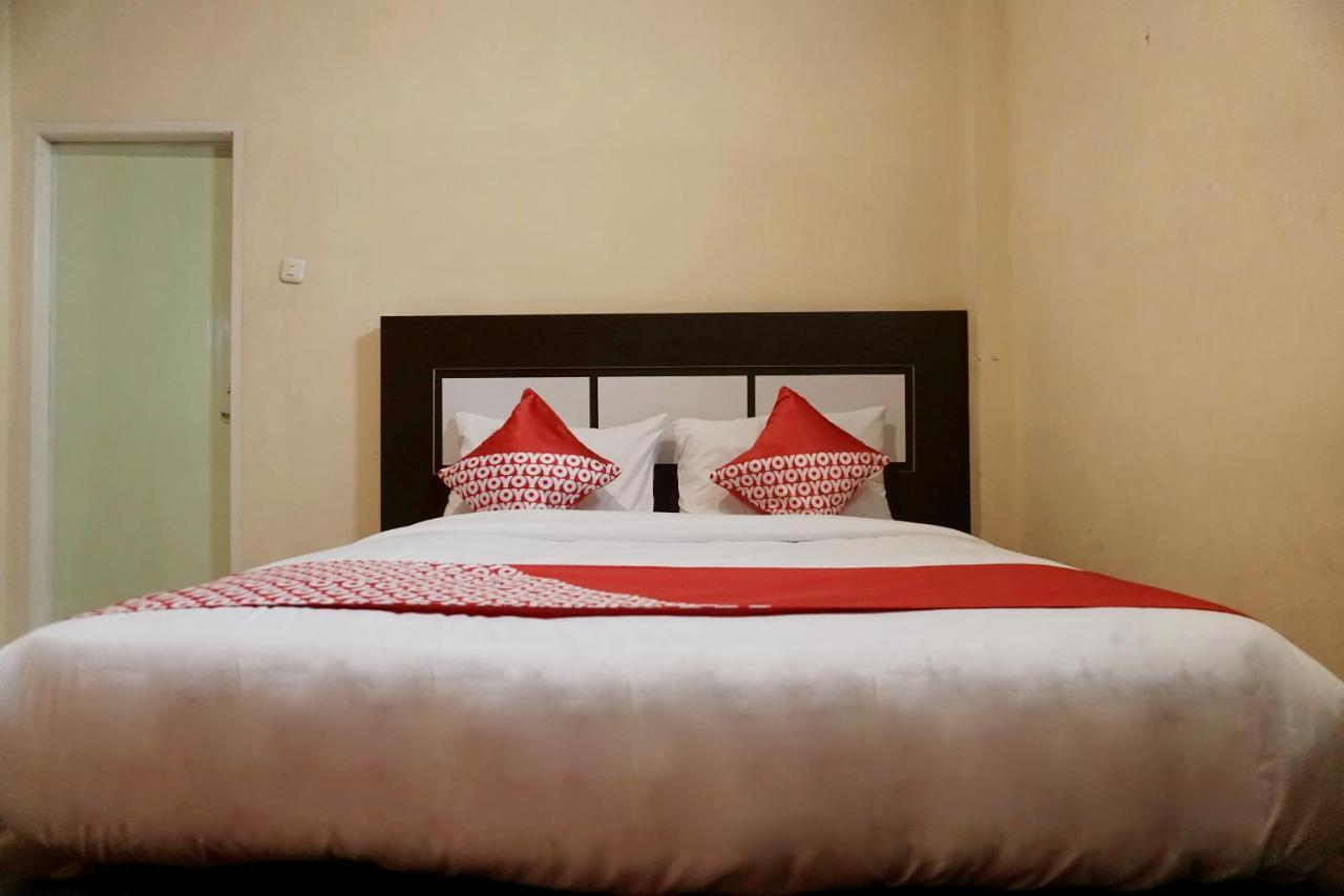 Oyo 1394 Rumaisa Homestay Syariah Pekanbaru Ngoại thất bức ảnh