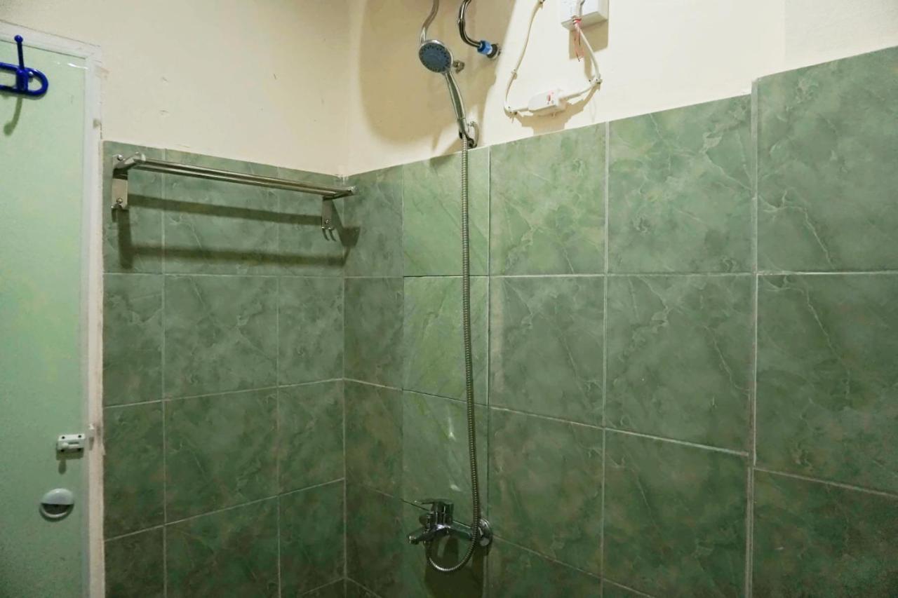 Oyo 1394 Rumaisa Homestay Syariah Pekanbaru Ngoại thất bức ảnh